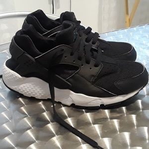 Nike Black Huarache Sneakers